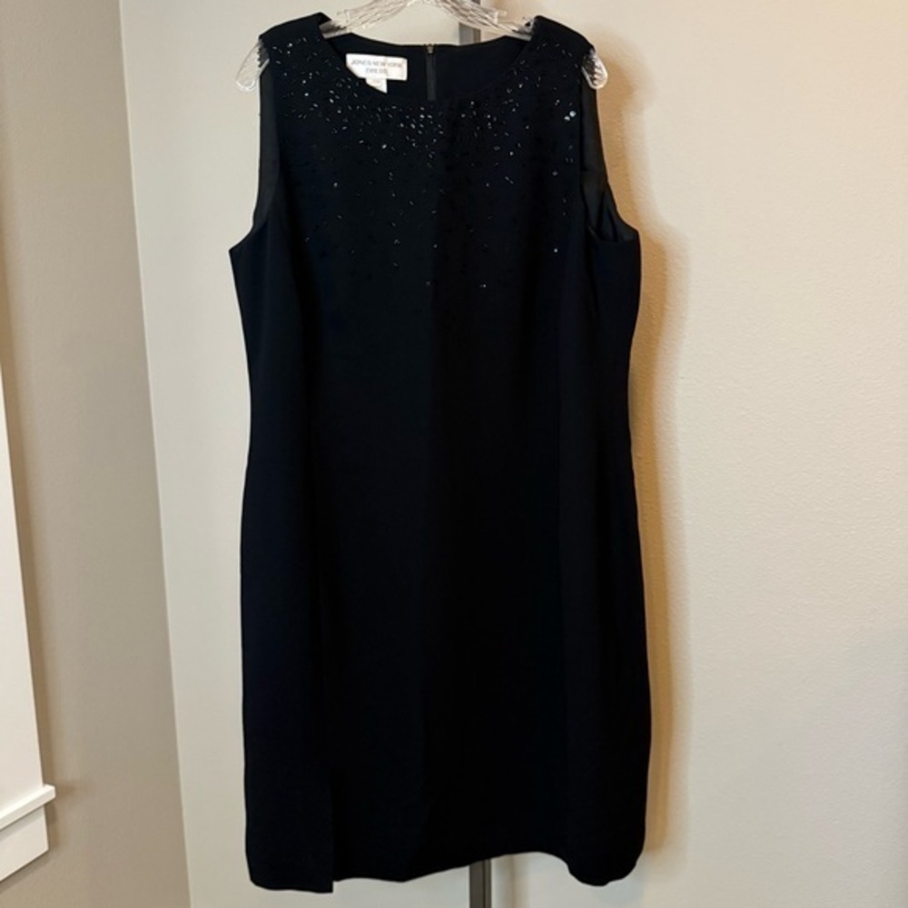 Jones New York women’s black sleeveless dress with beading size 20W